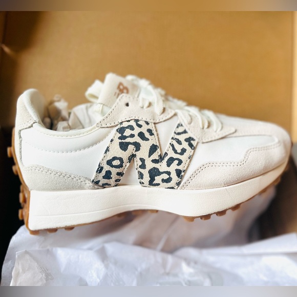New Balance 327 Animal Print Logo Casual Women Sneakers Sea Salt Leopard  5.5 - Picture 4 of 15